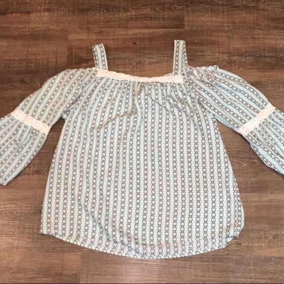 Cold Shoulder Half Sleeve Shirt - Picture 2 of 2